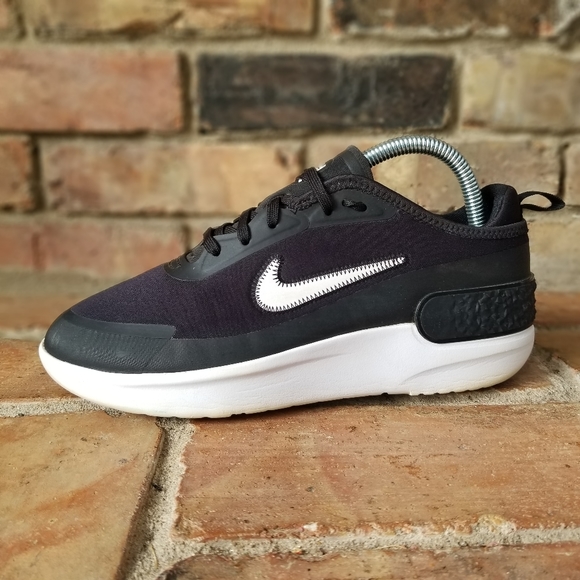 Nike | Shoes | Nike Amixa Running Lifestyle Training Shoes Sneaker  Blackwhite Cd543003 75 | Poshmark